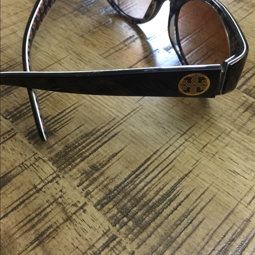 Authentic Tory Burch Sunglasses -Includes Baggie! - image 3